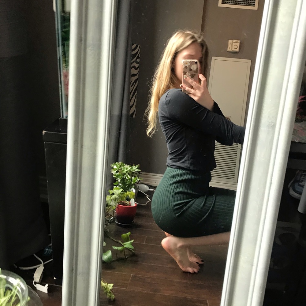 ๐ฆ3/50$ deep green ribbed midi skirt - Picture 6 of 6